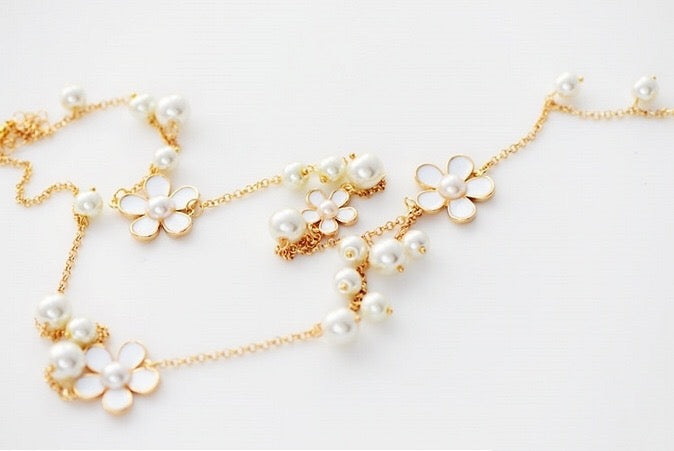 Five-Petal Necklace